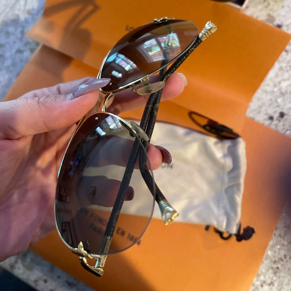 Louis Vuitton Aviator Sunglasses - Picture 2 of 2